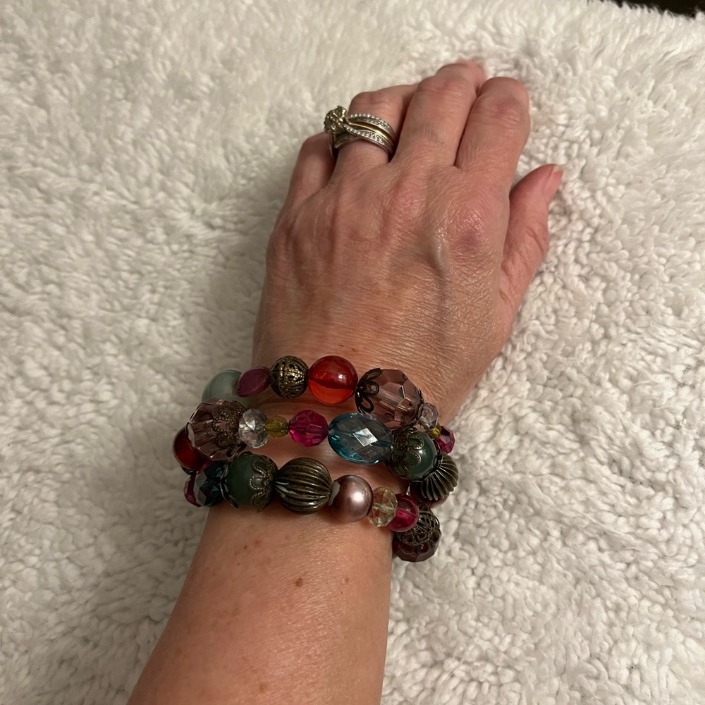 Bundle: Assorted Vintage Bracelets & Necklaces In… - image 5